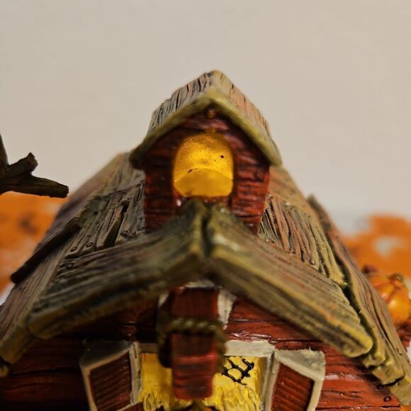 Hawthorne Village Peanuts Light Up "The Great Pumpkin" Table Decor - Picture 11 of 15